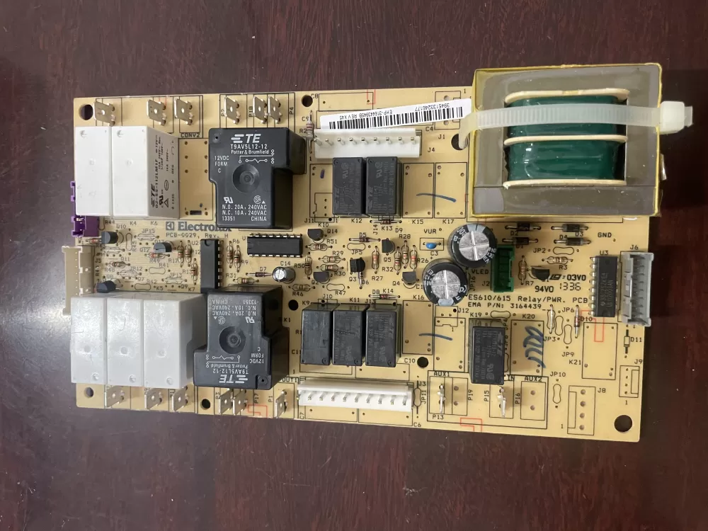 Frigidaire 316443945B   316443945 Oven Control Board Dual Relay