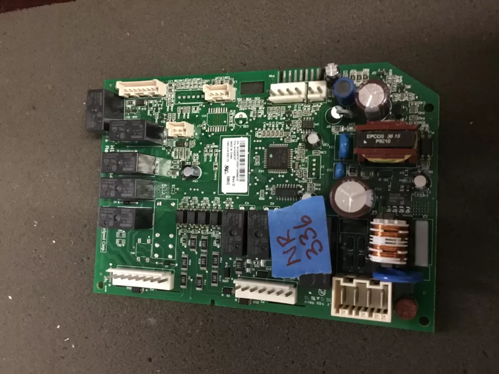Whirlpool Maytag Amana W10438707 Refrigerator Control Board AZ102803 | NR336