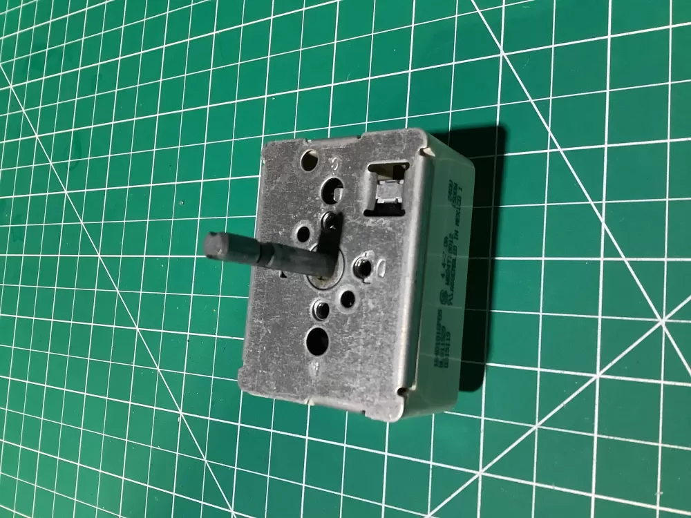 GE  Kenmore 164D1816P05 Range Surface Burner Switch