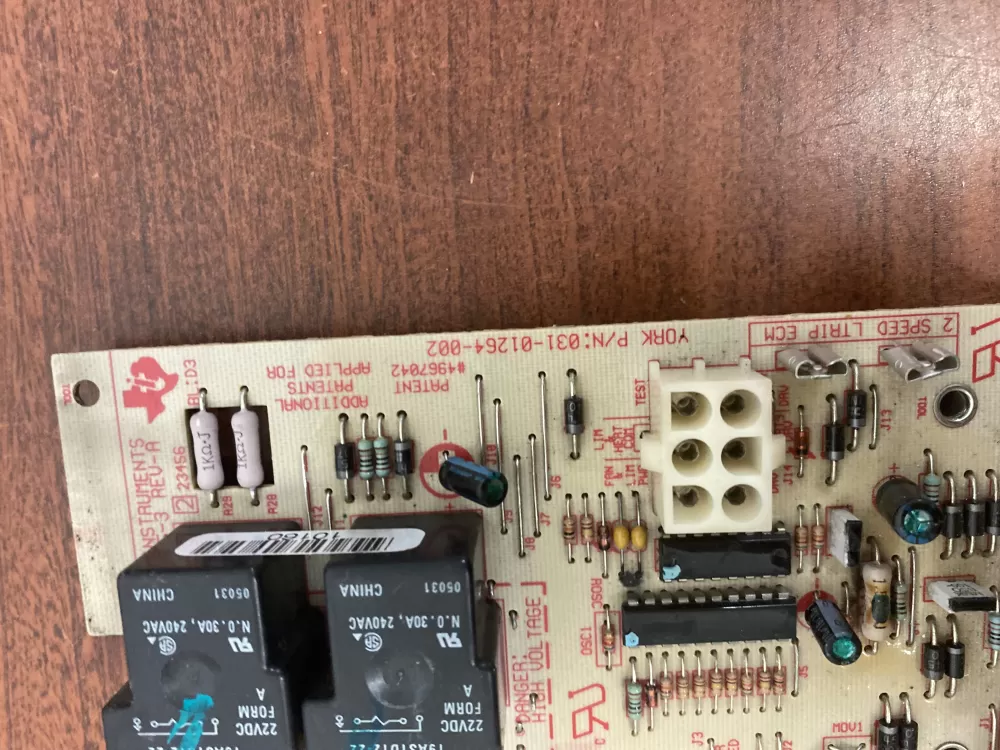 York Luxaire Coleman 031-01264-002 Furnace Control Board AZ44947 | BK1766