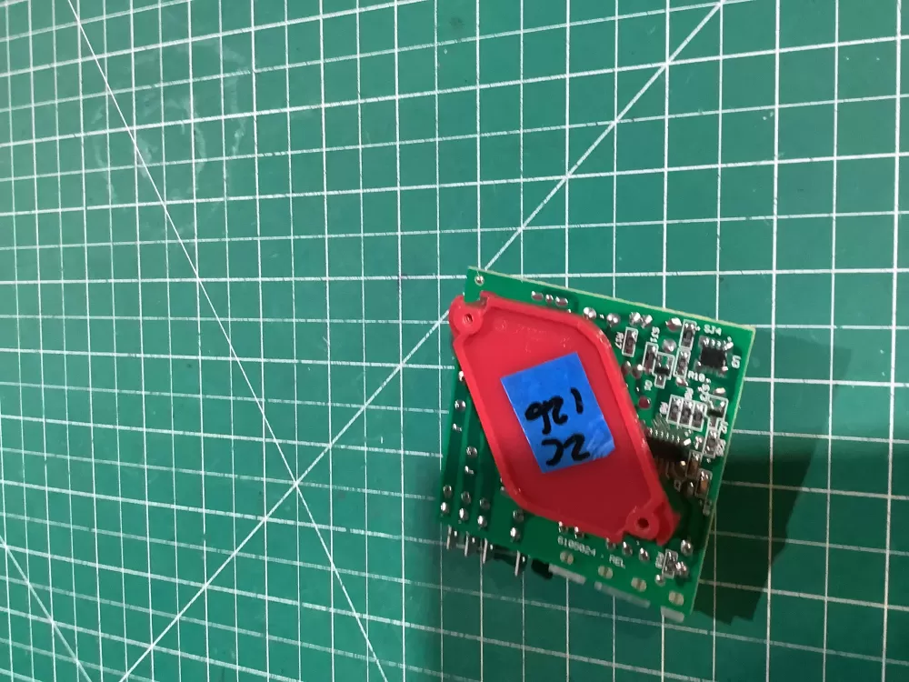 Amana  Kenmore  Kitchen Aid  Maytag  Whirlpool 2213456  2213457  2213475  2213476  2213489  2213490  2252148  2252150  2303822  2303837  2304069  W10135053  W10135899  W10135900  W10135900R  W10351622  W10351625  W10351626  W10353224  W10366604  W10366605  W10366608  WPW10366605 Refrigerator Control Board