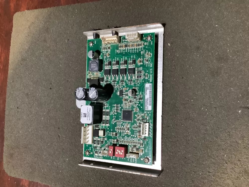 Trane CNT07507 D804272G02 Control Board  AZ110579 | NR242