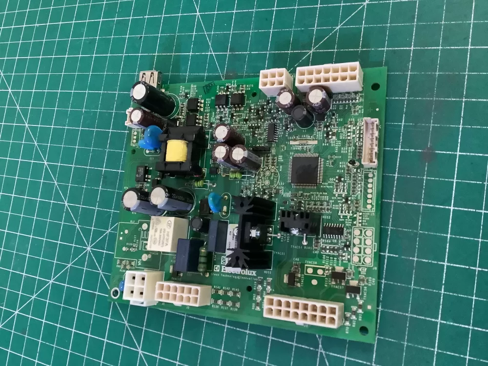 Frigidiare 242268902 Refrigerator Main Control Board AZ204191 | NR334