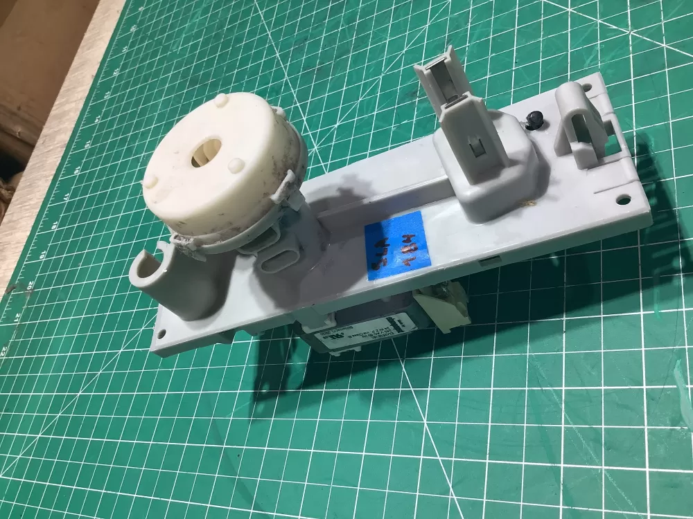 Bosch EM2518-61 Dryer Condensation Drain Pump Motor AZ150351 | AR184