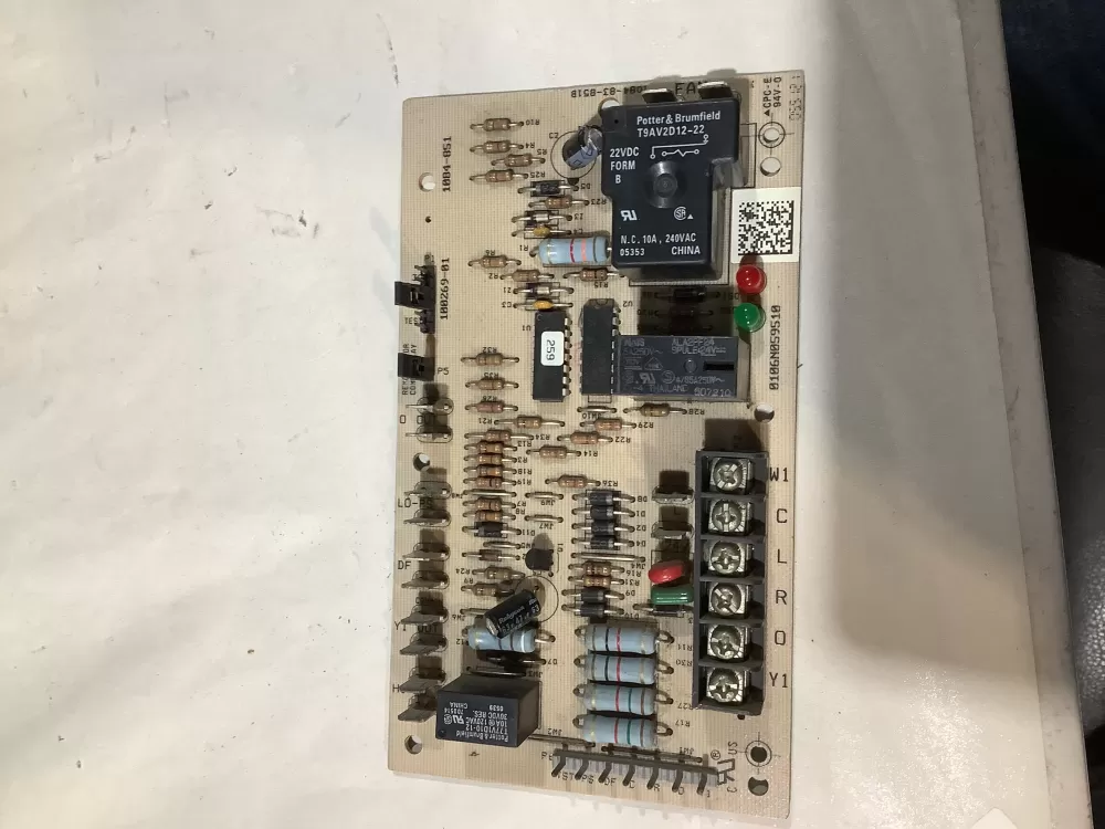 Lennox 1084-051 Furnace Control Board