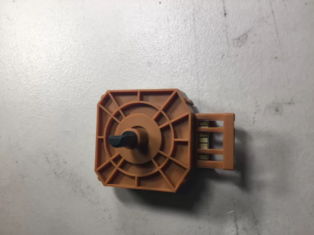 Kenmore  Frigidaire  Electrolux 137493300  AP5650536  2689023  PS5574046  EM3632-03 Washer Control Switch