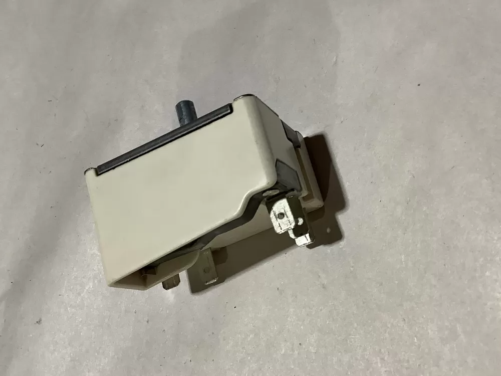 Whirlpool Range 7403P373-60 Switch AZ129239 | Sl220