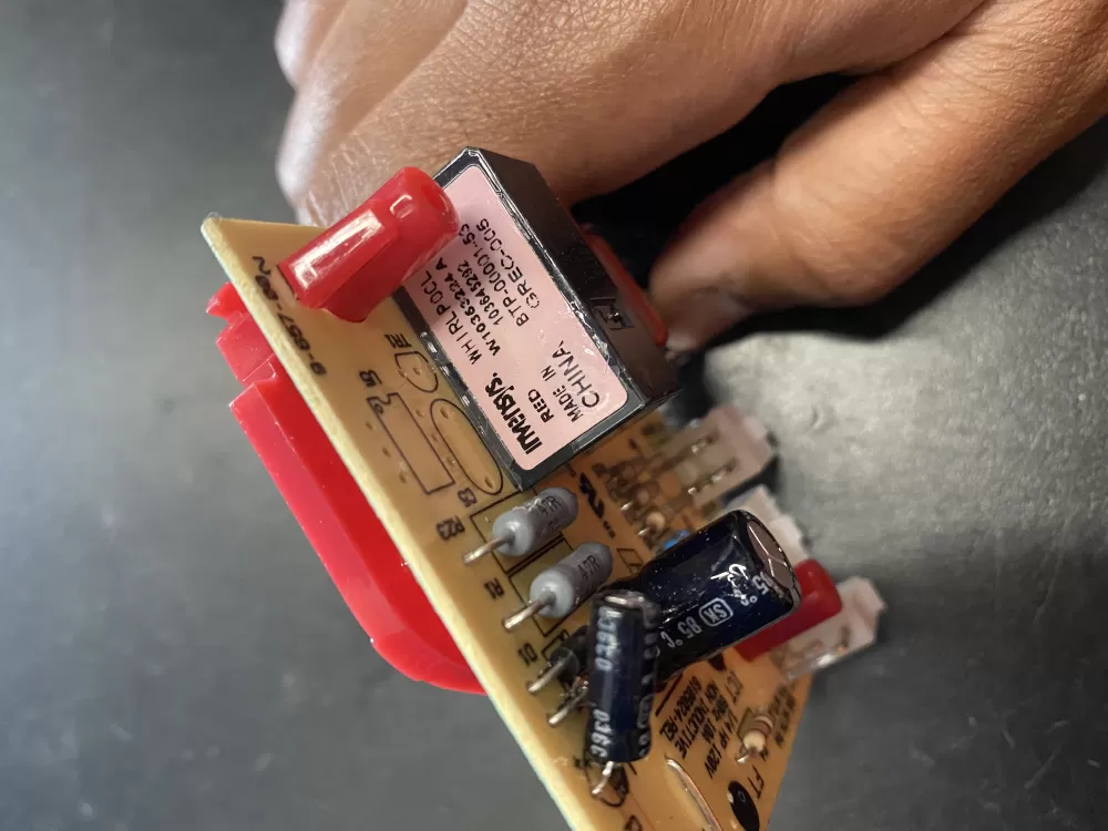 Whirlpool  Maytag  KitchenAid  Kenmore AP6020483 2213456 2213457 2213475 2213476 2213489 2213490 2252148 2252150 2303822 2303837 2304069 W10135053 W10135899 W10135900 W10135900R W10351622 W10351625 W10351626 W10353224 W10366605 W10366608 WPW10351622 WPW10366605 PS11753802 Refrigerator Defrost Board