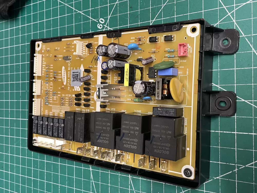 Samsung DE92-02439L Range Relay Control Board