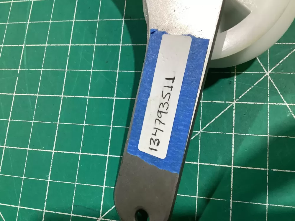 134793500 Frigidaire Idler Arm Assembly 134793511 AZ150637 | NR2494