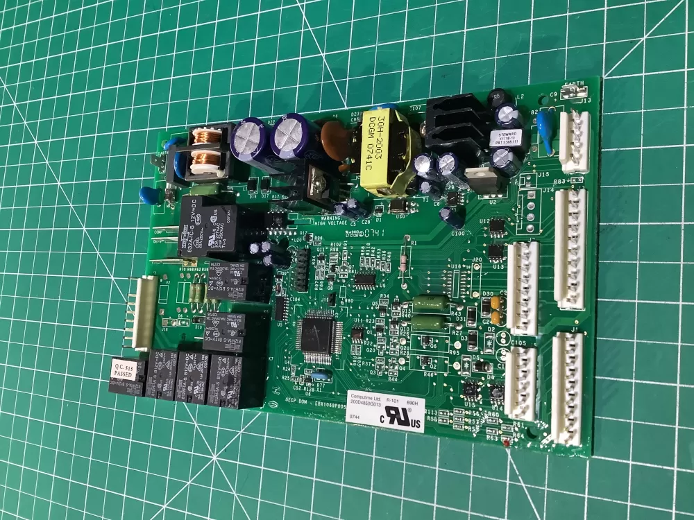 GE  Hotpoint 200D4850G013 EBX1069P005 Refrigerator Control Board