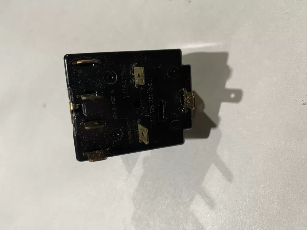 Electrolux Dryer 131641900 Switch AZ141403 | BK1675