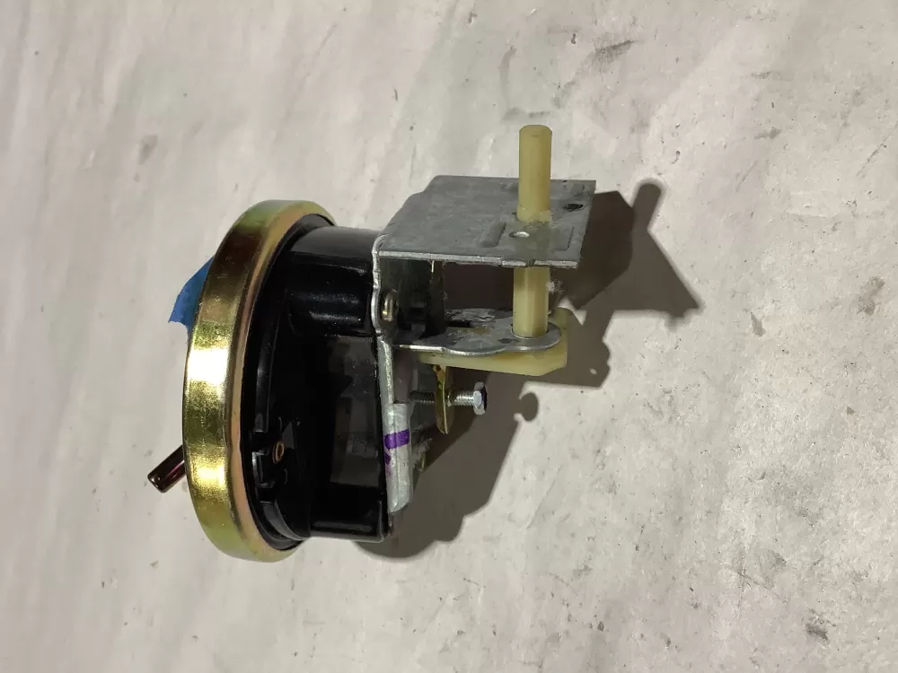 Frigidaire 2 Washer Water Level Pressure Switch AZ123095 | Sl204