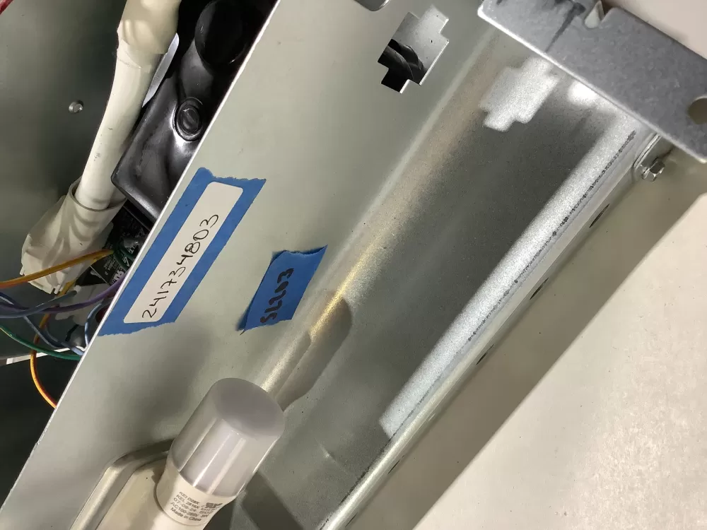 Frigidaire Frss2323ab7 Refrigerator Auger Motor With Cover AZ125068 | Sl203