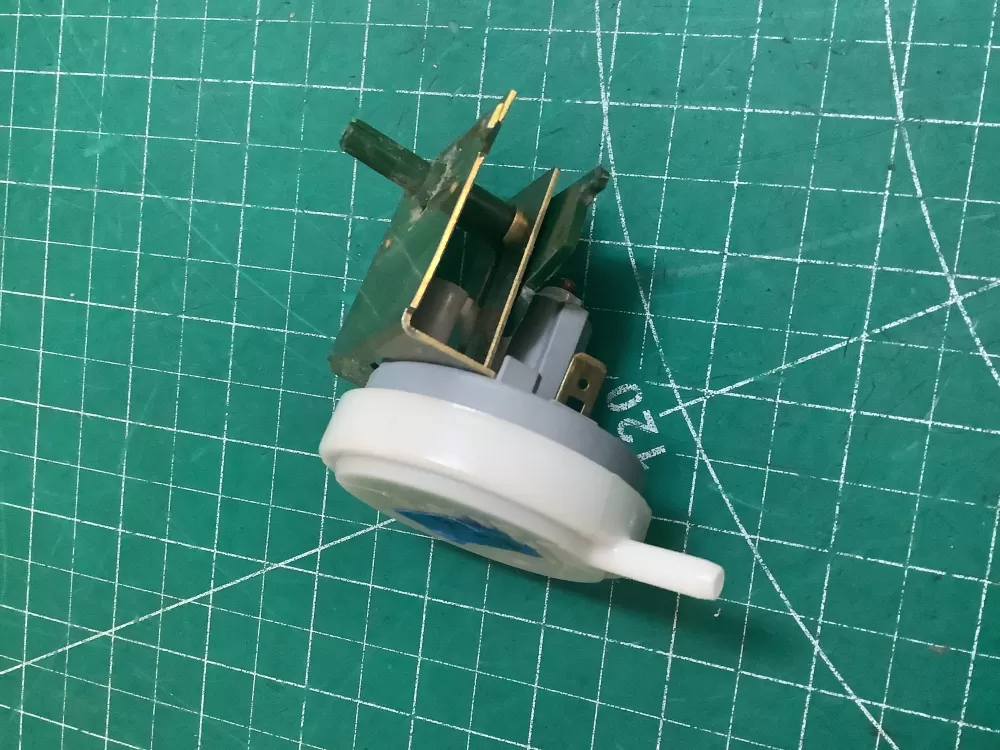 Frigidaire 134422700 Washer Water Level Pressure Switch AZ220694 | SLA145