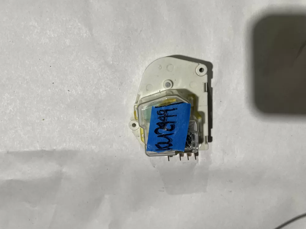 Frigidaire Kenmore AP2111929 12762 Refrigerator Defrost Timer AZ146352 | KM2449