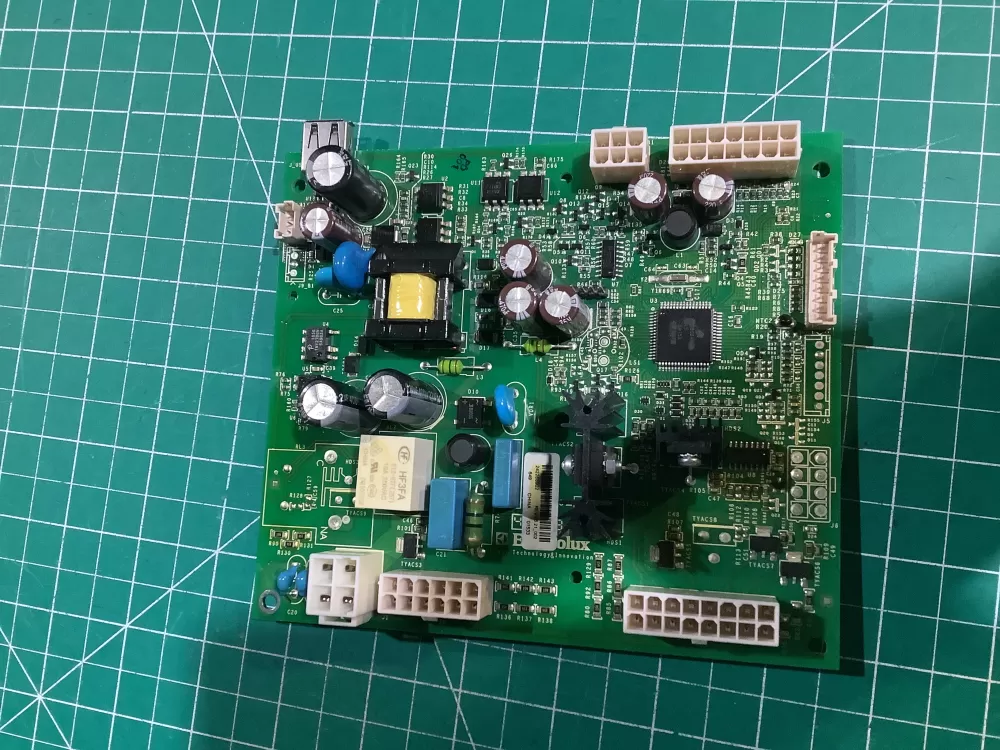 Frigidaire 242268902 Refrigerator Main Control Board AZ153138 | NR127