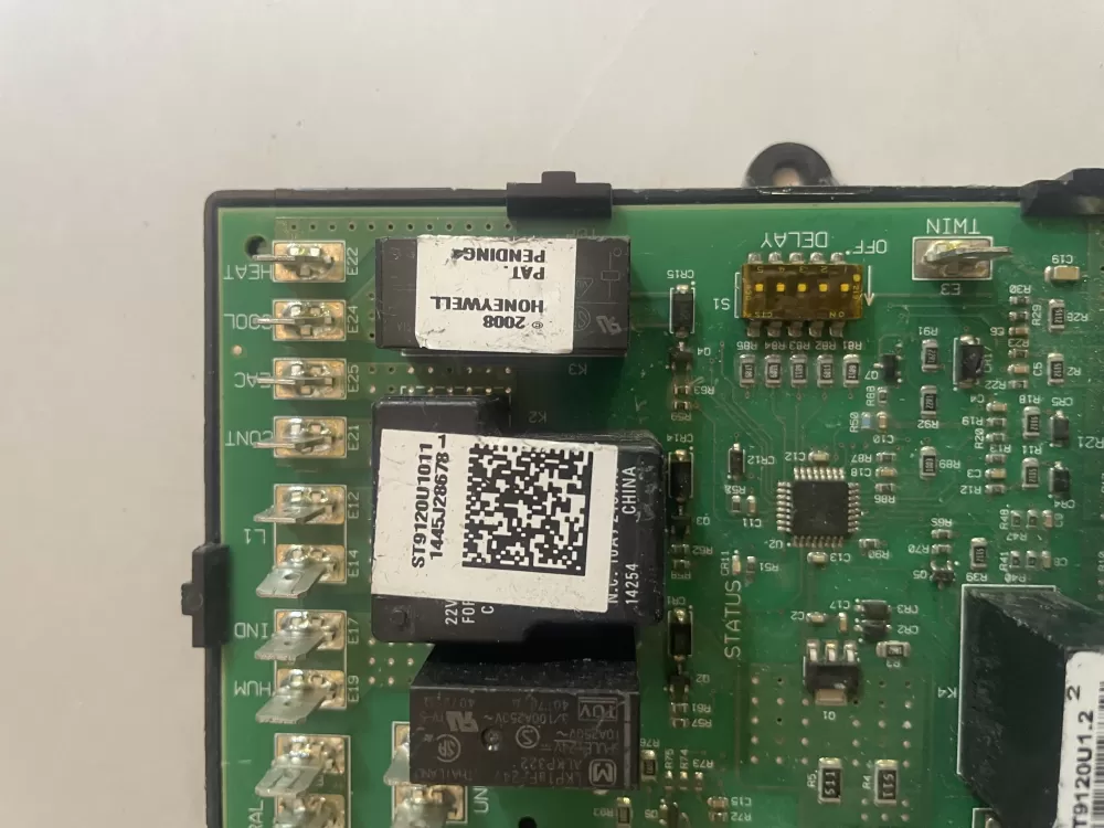 Resideo ST9120U1011 - Universal Electronic Fan Time / KM2586