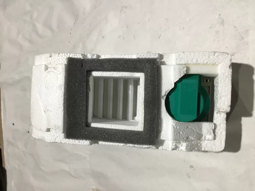 Kenmore 2300405 Refrigerator Air Baffle Assembly AZ98326 | Sl71