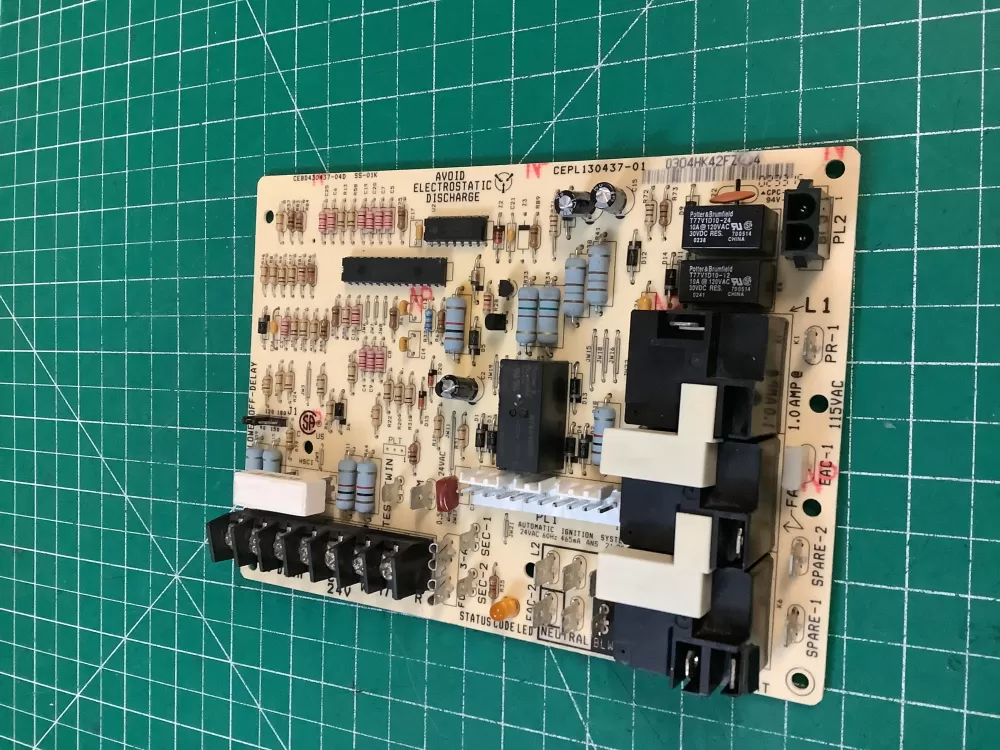 Carrier Bryant CEPL130437-01 Furnace Hk42fz014 Control Board AZ217663 | NR1775