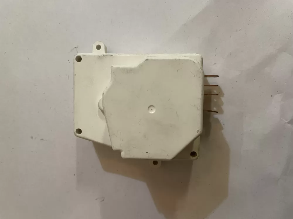 Frigidaire a12859001 Refrigerator Defrost Timer AZ151669 | KM1972