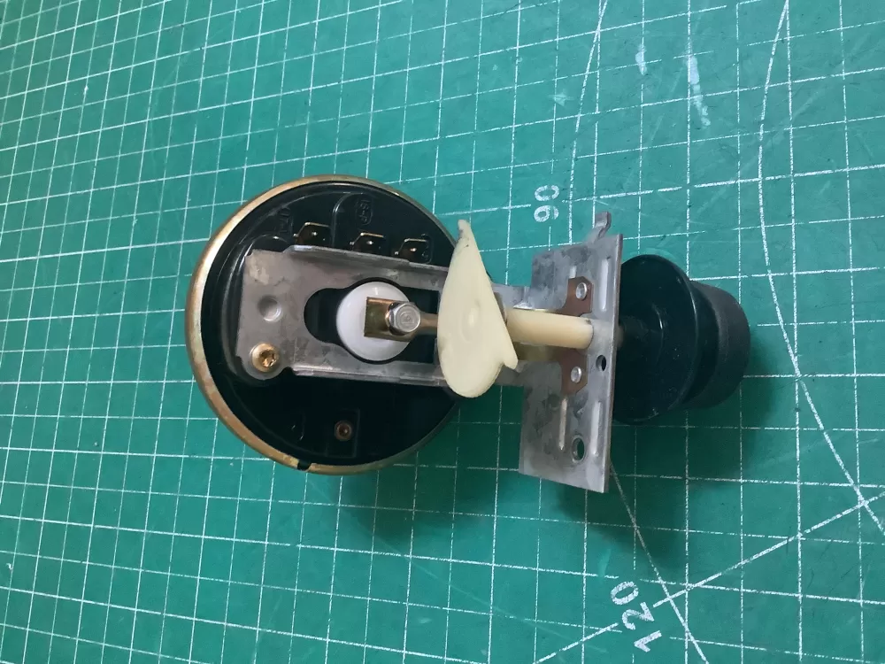 Maytag 738 685 2 Washer Water Level Switch AZ220716 | SLA152