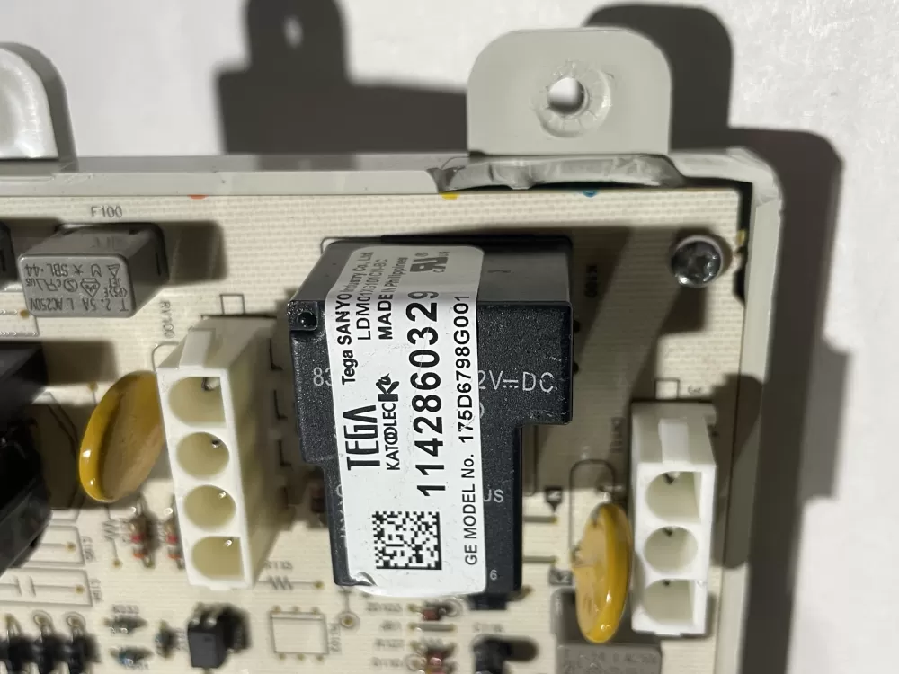 GE 175D6798G001 WE04M10011 Dryer Control Board AZ115280 | Wmv164