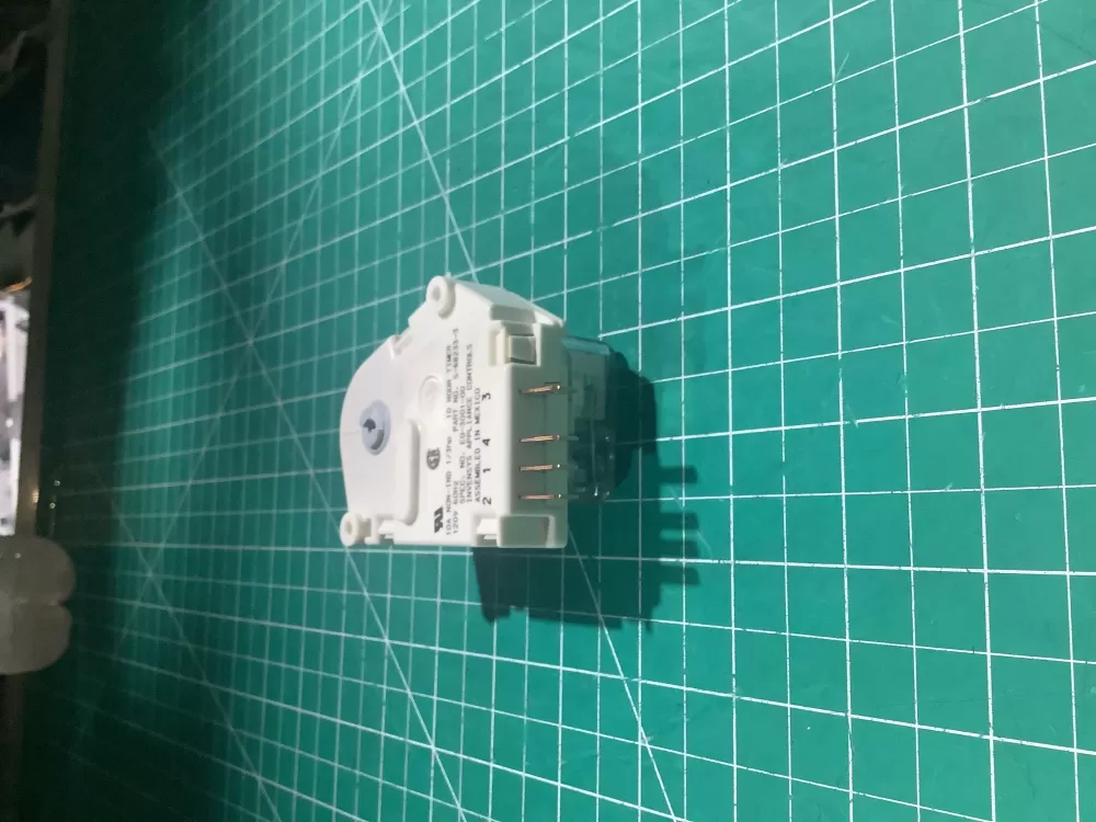 Admiral Jenn Air S-68233-3 Refrigerator Defrost Timer AZ137515 | AR2053