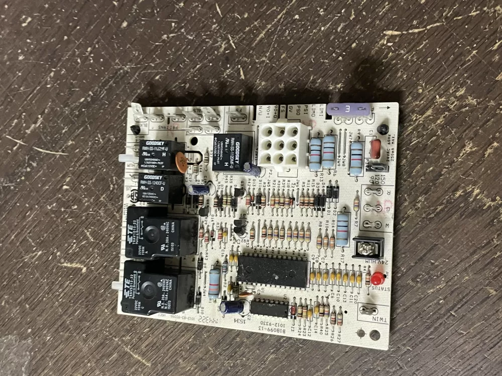 Frigidaire AP4926681 316460101 318099113 5304480915 PS3491265 B18099-13 Furnace Control Board