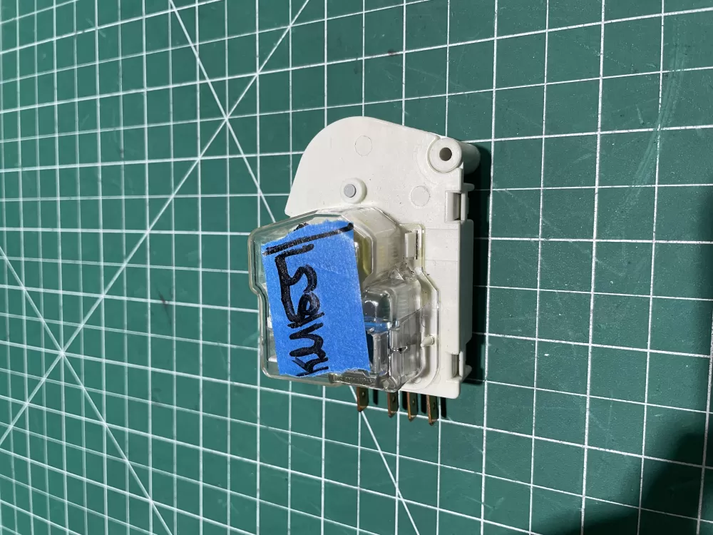 Frigidaire Kenmore AP2111929 12762 Refrigerator Defrost Timer AZ132794 | KM1537