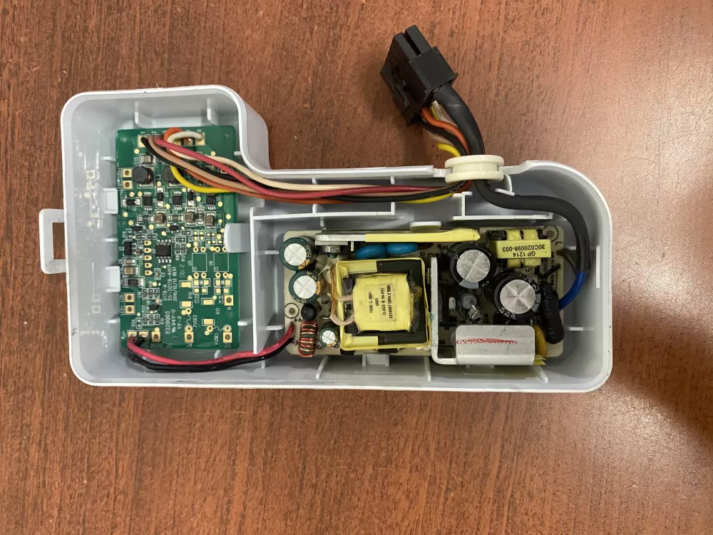 Kenmore  Whirlpool  Jenn-Air  KitchenAid W11038857  AP6039992  W10292715  W10356137  WPW10292715  WPW10356137  4461798  PS11773197  W10724241 Refrigerator Inverter Control Board