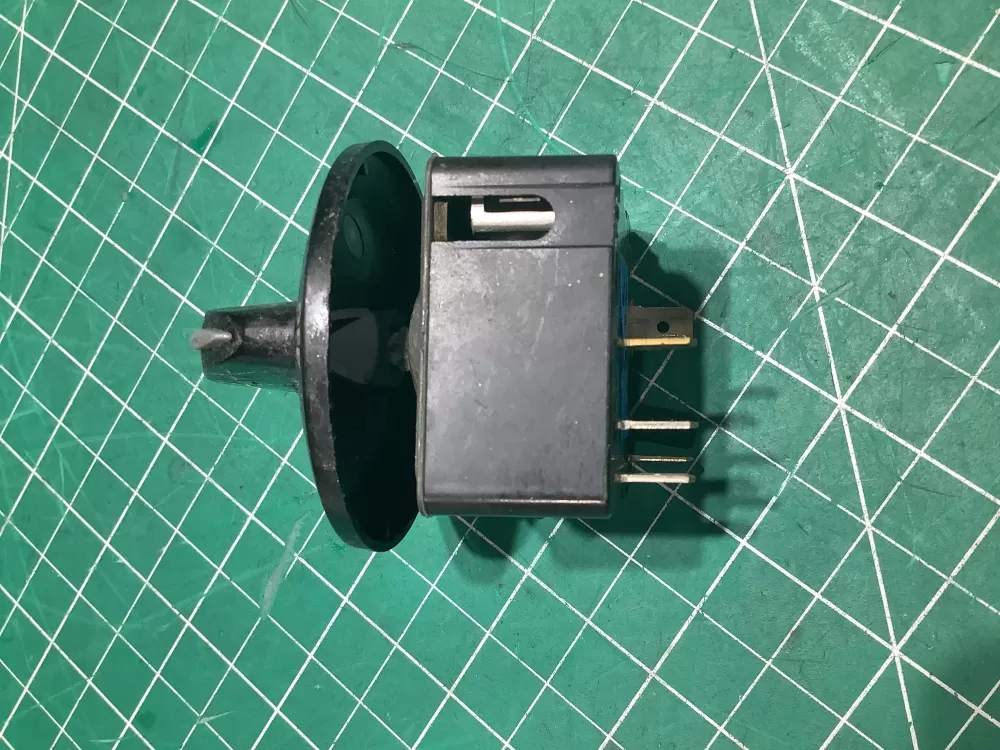 Electrolux AP6284789 316095500 Range Burner Switch AZ163301 | SL71