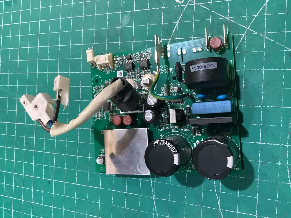 Crosley  Electrolux  Frigidaire  Kenmore 241577508  808364712  808364721  241577511  33532531-  533532531  0263_00021  ELUR241  8083183-03  8083183  2016/29  NO.:8083643-03/D  6G011900  ESFE010102  8083643-03 Refrigerator Control Board