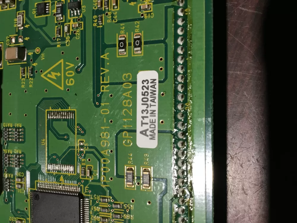 GE Microwave VF Display Control  Part# 1P00A981-01 GP1128A03  AZ72827 | NR1827