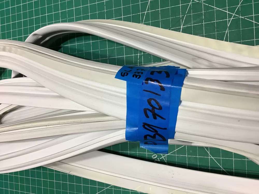 Refrigerator Door White Gasket Seal PB970133 AZ186823 | SL337