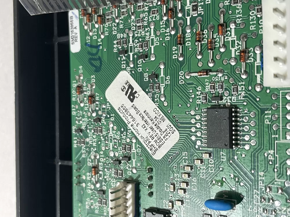 Electrolux 316443855 Range Control Board AZ205212 | Wmv915