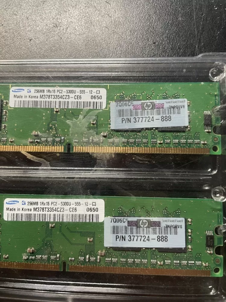 PC2-5300U 256MB HYS64T32000HU 377724 555-12 377724-888